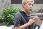 田村亮、老人ホームで介護の勉強を開始する