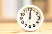 【悲報】昭和世代さん、「1時間弱」は1時間に満たない、「1時間強」は1時間＋αだと思ってる😭