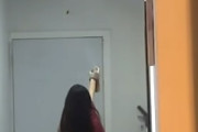 【動画】お姉ちゃんvsゴキ。全然効かない殺虫剤で期待通りの結果に（ノ∇`）