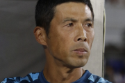 J1復帰の横浜FC、四方田修平監督と契約を更新