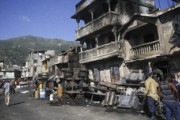 ハイチでタンクローリー爆発　漏れ出した燃料を回収する為に住民殺到し被害拡大　60人以上死亡
