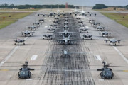 米軍嘉手納基地でエレファントウォーク…空海軍からF-35やF/A-18E/F戦闘機などが参加！