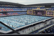 【動画あり】圧巻の光景！！！ついにオープン！『10th YEAR BIRTHDAYLIVE@日産スタジアム』ステージ・会場周辺の様子がこちら！！！！！！【10thバスラ1日目】【乃木坂46】