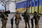 【乞食速報】ウクライナ、希望者一人につき一本の対戦車ミサイル配布決定