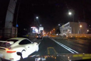 【動画】あたおかポルシェの危険なあおり運転がヤバすぎる…