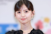“乃木坂46”齋藤飛鳥&“日向坂46”松田好花、“元坂道”2人の笑顔&号泣オフショット公開＜まめとむぎ＞
