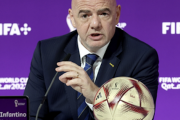 FIFA「やっぱ次回のW杯のグループリーグ4カ国に戻そうかな」