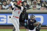 大谷翔平、打者専念初戦でいきなりホームラン放つ