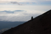 一度は富士山登ってみたいんだけど、簡単な山だと言う声もあれば素人は死ぬとの声もあるよね