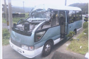 三重県津市　マイクロバスが高さ制限バーに衝突…野球部員6人重軽傷　車高は制限より高く　[9/27]