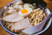 【理不尽冷め】ラーメン屋さんで、彼氏が野菜を追加したら大量のもやしがきて…