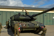 ドイツ連邦軍のレオパルド2主力戦車の乗員を目指す18人の候補生！