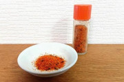 【反響】開封後の七味は冷蔵庫へ、ハウス食品「スパイス全般に共通する保管法」…常温保存「虫害」経験者続出