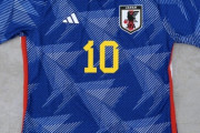 【画像】サッカー日本代表新ユニフォーム「ORIGAMI」カッコ良すぎる