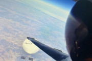 中国の偵察気球、米偵察機が撮影した姿公開