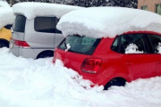 スコップないから雪で車出せないんだがどうしたらいいの？ｗｗｗｗ