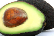 アボカド「栄養満点です、食べ易い、塩だけで美味しいです、生で食べられます、悪玉コレステロール殺します」←お前らが食べない理由