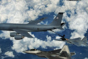 米空軍はKC-135空中給油機をいつまで使うんだろ？！