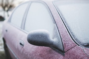【朗報】朝起きるとバリバリ…車ガラスの凍結を防止する雪国民のアイデアが話題に→ ご覧くださいｗｗｗｗｗｗｗｗ（画像あり）