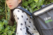 【画像】めちゃくちゃ可愛いUberEATSの配達員wwww