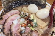 外国人「日本旅行で限界までラーメンを食べまくったので見せていく！」