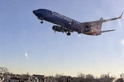 【動画】サウスウエスト航空2504便が航空機同士の衝突をギリギリで回避。