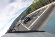 【和歌山】ジムニー乗りさん交差点で横転してエクストレイルに突っ込んでしまう。