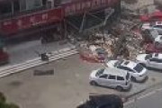 【中国河南省】レストランが爆発　不動産管理会社が水道管を修理中にガス管に損傷を与えボカン