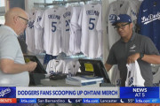 海外「似合う！」大谷選手のドジャースユニフォーム、歴史的売れ行き！？人気ぶり現地報道