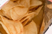 【衝撃】ポテトチップスの袋、『とんでもない事実』が判明してしまう！！！！！