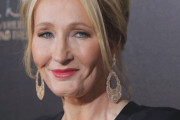 ハリポタ作者J・K・ローリングさん、トランスジェンダー権利拡大反対姿勢を改めて示す[海外の反応]