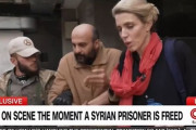 アサド政権の「強制収容所」から救出された人の映像が凄い、飲まず食わずで放置され衰弱…CNN！