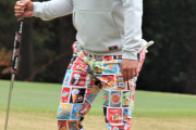カープ選手ゴルフウェアのファッションチェック！末包はド派手パンツを着こなす