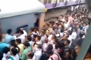 【動画】インドの電車、鋼のバイタリティがないと無理ｗｗｗｗｗｗｗｗｗｗｗｗ