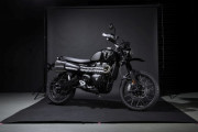 トライアンフモーターサイクルズジャパンは、「007」 シリーズ初となるオフィシャルなジェームズ・ボンドモデル 「Scrambler 1200 Bond Edition」 を発表した【新型】 ニューモデルが出たらageるｽﾚ【速報】
