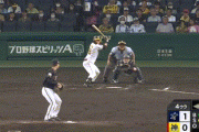 【阪神対オリックス3回戦】阪神、４回裏無死１,２塁から前川のセンター前ヒットをセンターがファンブル、その間に二塁ランナーが一気に生還し同点に追いつく！！！！！
