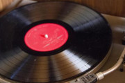 レコードプレーヤー使ってる奴いる？