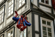 【ボリビア】スパイダーマンに憧れた少年3人、“毒グモ”に噛んでもらい病院送りに