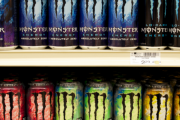 「モンスターエナジー」←こいつがレッドブルを抑えてエナジードリンク界の覇権を取れた理由