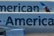 アメリカン航空を利用したアーティスト、ギターが原形を留めないほど破壊される