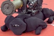 【動画】ロシアの武器見本市にRPG-26を背負う4足歩行ロボットが出展される。