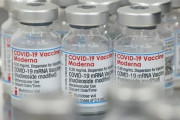 武田薬品、モデルナ製ワクチン接種後男性2人死亡「偶発的」