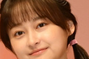 「四股踏んでるん？」W杯リポーターの元日向坂46メンバー、撮影裏“理想と現実” ギャップにファンもん絶「お茶目すぎる！」「破壊力がすごい」
