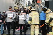 今度は警察官プレス？　〜　【韓国】 人出と同じ数の警察官出動…雑踏事故以来初めて迎えるハロウィンに緊張感漂う梨泰院