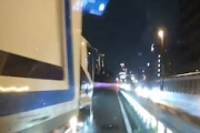 【動画】首都高で暴走トラックに当て逃げされてしまうドラレコ。