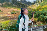 46歳 小西真奈美 笑顔が素敵！木曽駒ヶ岳での登山ショット 雷鳥にも遭遇「いい顔してるなぁ～」「すごい！！！」と話題に