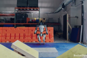 【動画】 ボストンダイナミクス社のロボット、なんj民より身体能力が高くなる