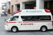 【悲報】救急車などの”緊急車両”に道を譲らない車、歩行者が増加中　正気か？？？？？