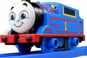 【悲報】トーマスのプラレール、イメチェンしすぎてしまう