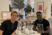 ◆画像◆本田圭佑、カタールで"レジェンド"セードルフとカフェでお茶